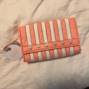 NWT BTB Los Angles Gizelle Coral Clutch